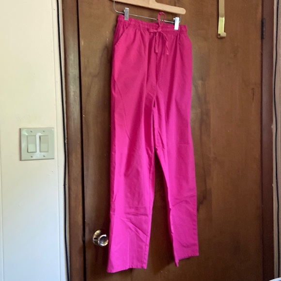 Expo Pink casual pants. New  Ties and elastic waist - Picture 1 of 4